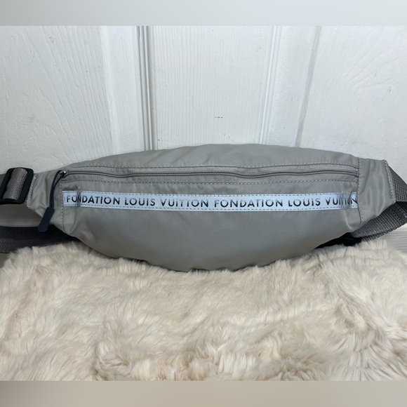 LOUIS VUITTON AUTHENTIC EXCLUSIVE FOUNDATION BODY WAIST BUM, SHOULDER BAG - Picture 1 of 14